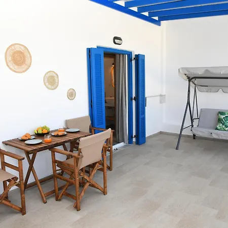 Petite Batsi Apartment *